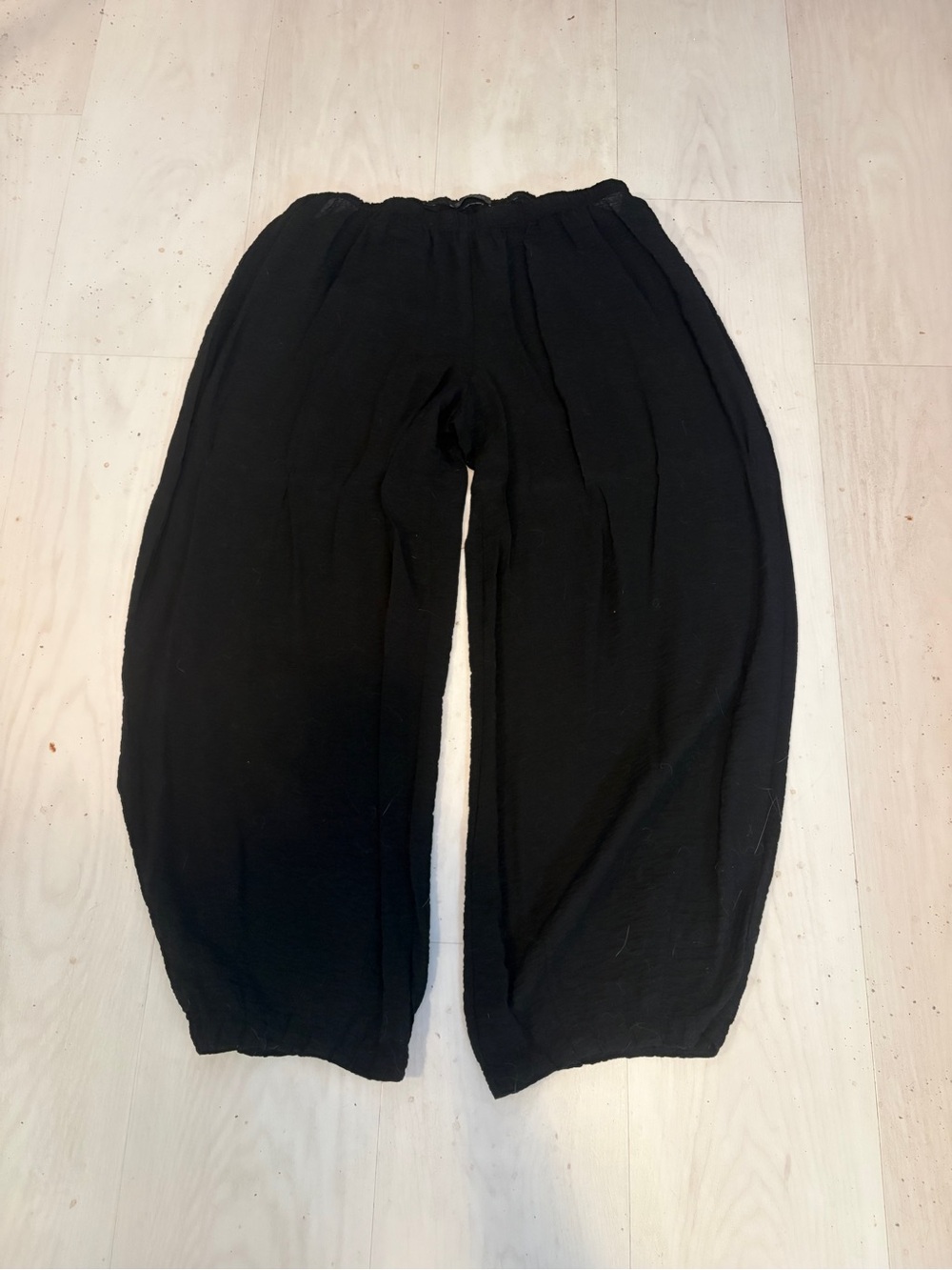 Cut loose xl lantern Black Elastic Waist Balloon Pants.very light weight,